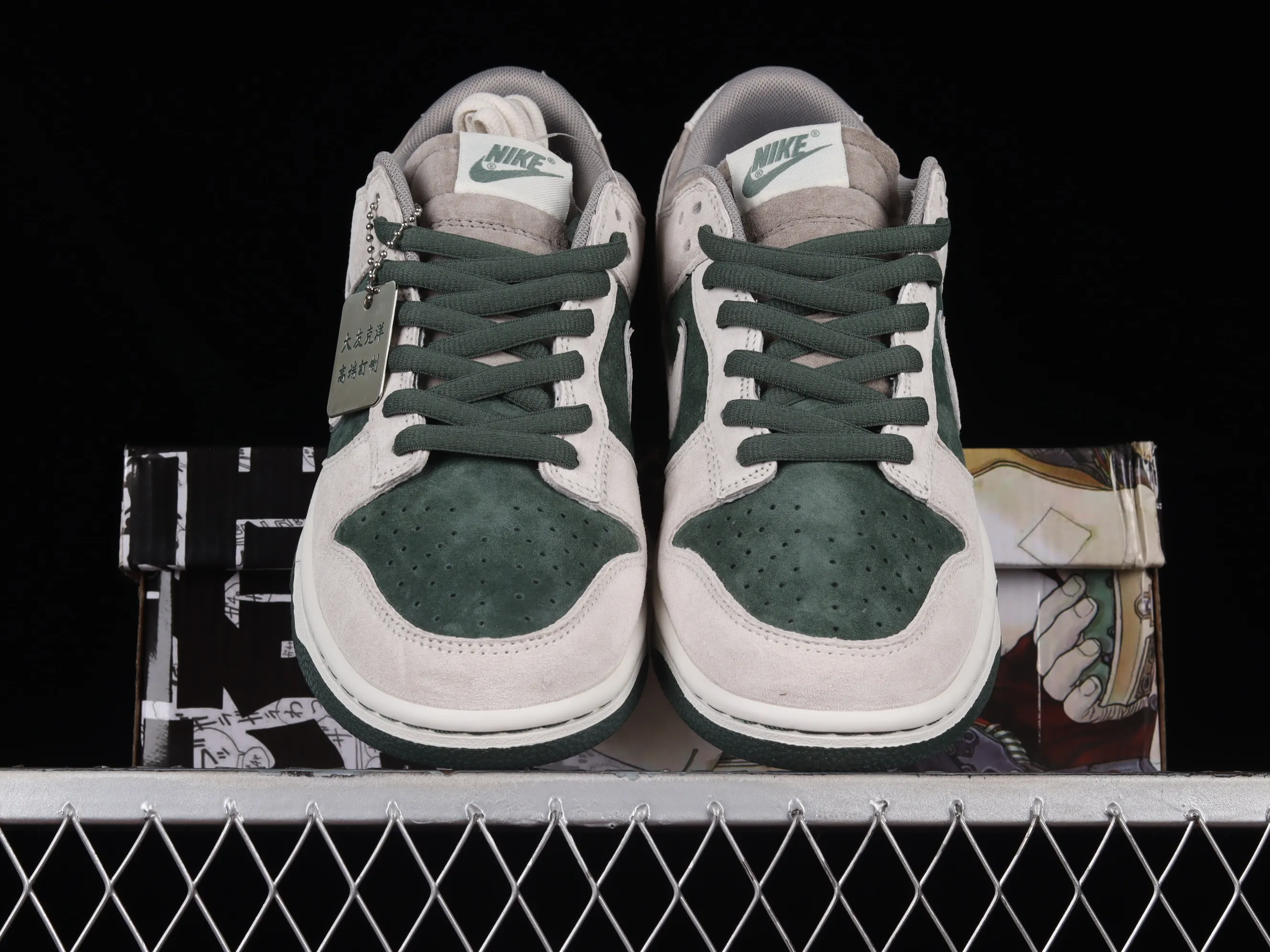 All Categories Nk SB Dunk Series Nk SB Dunk Low Low-top sneakers Otomo Katsuhiro x Nk SB Dunk Low "Steamboy OST" Otomo Katsuhiro co-branded SB low-top sports and leisure sneakers LF0039-035